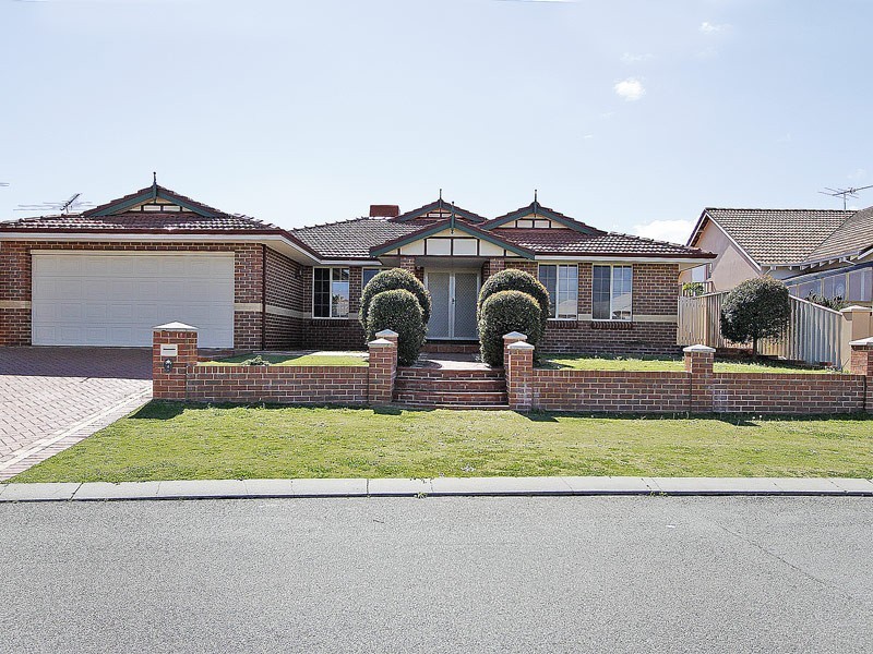 4 Swiftsure Place, Currambine WA 6028