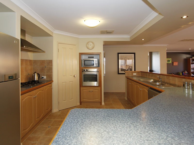 4 Swiftsure Place, Currambine WA 6028