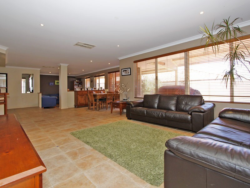 4 Swiftsure Place, Currambine WA 6028