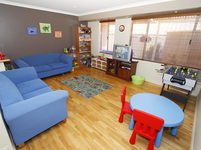 4 Swiftsure Place, Currambine WA 6028