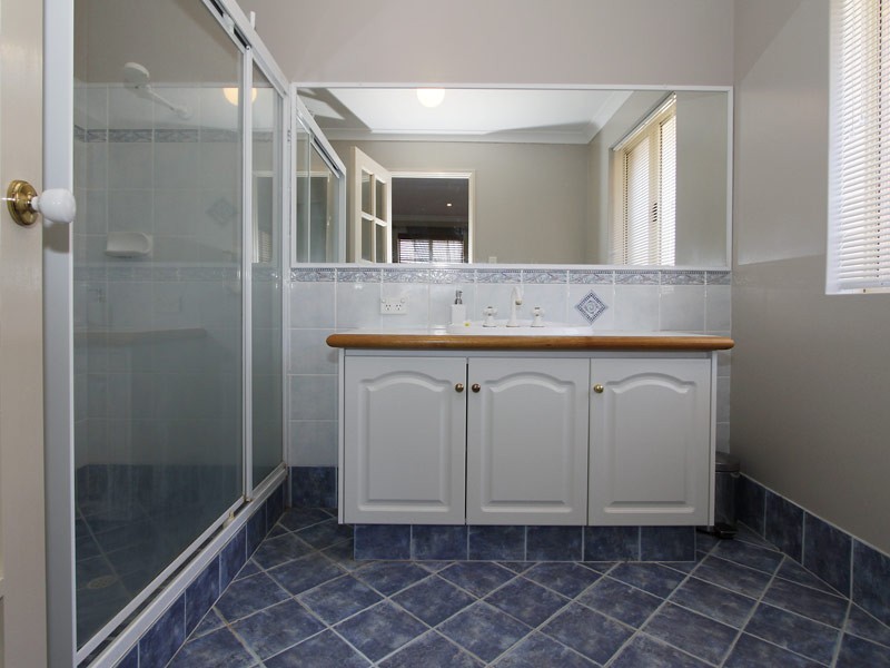 4 Swiftsure Place, Currambine WA 6028