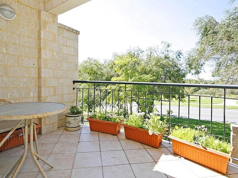 6/5 Spyglass Grove, Connolly WA 6027