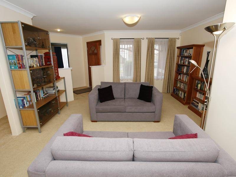 2 Manitoba Court, Joondalup WA 6027