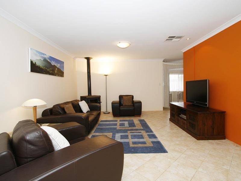 2 Manitoba Court, Joondalup WA 6027