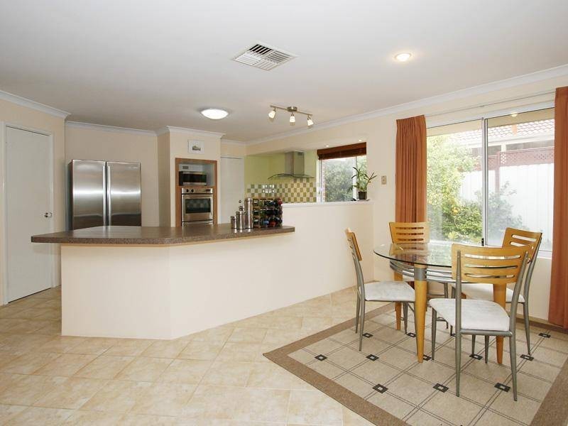 2 Manitoba Court, Joondalup WA 6027