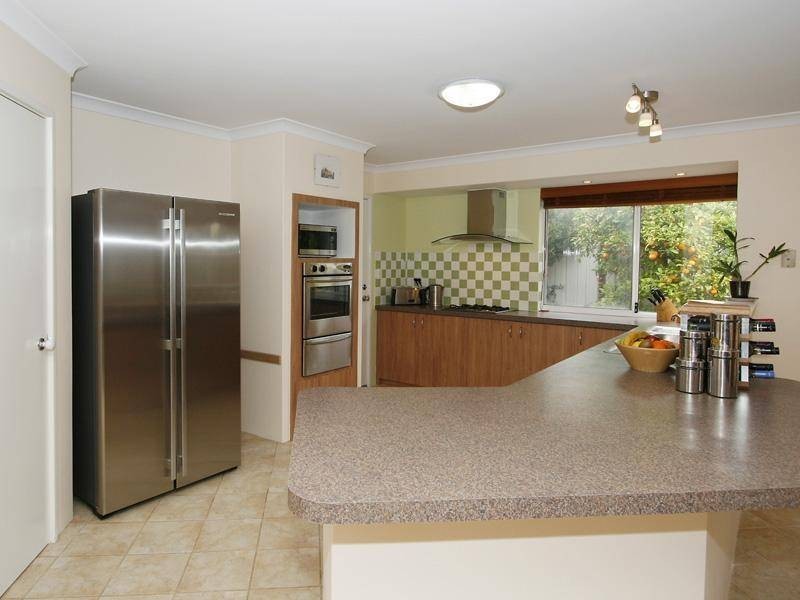 2 Manitoba Court, Joondalup WA 6027