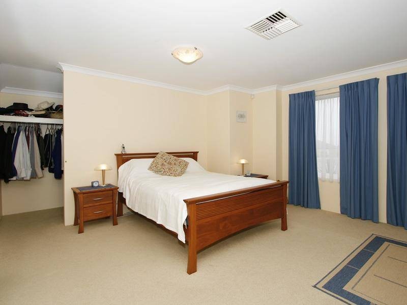 2 Manitoba Court, Joondalup WA 6027