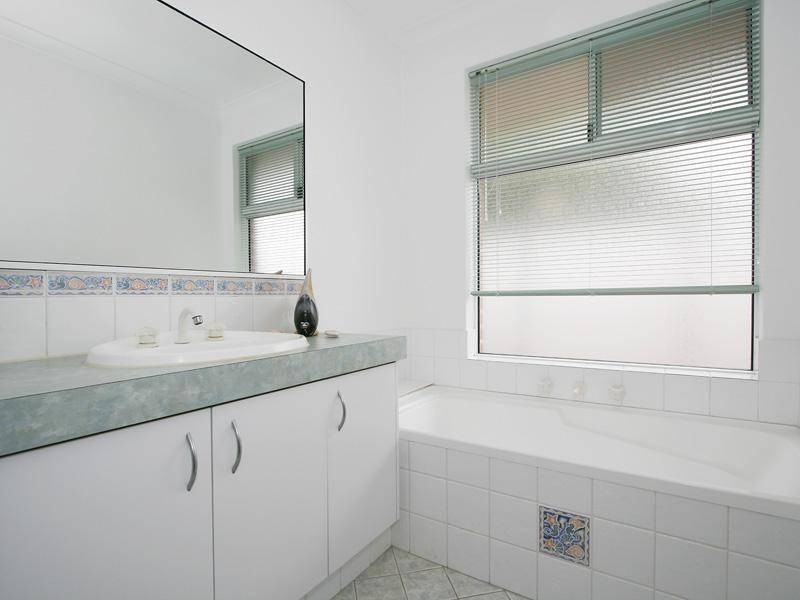 2 Manitoba Court, Joondalup WA 6027