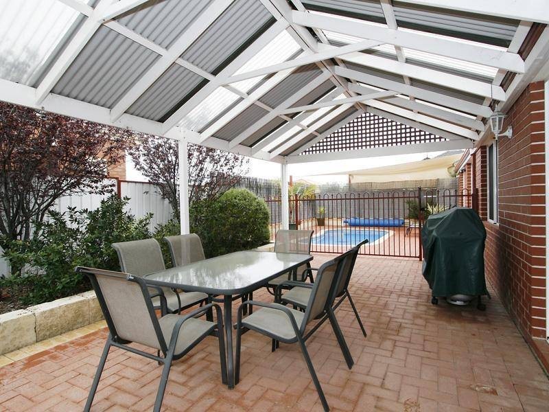 2 Manitoba Court, Joondalup WA 6027