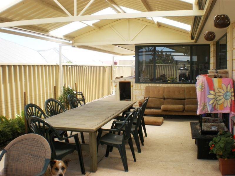 6 Champaigne Drive, Tapping WA 6065