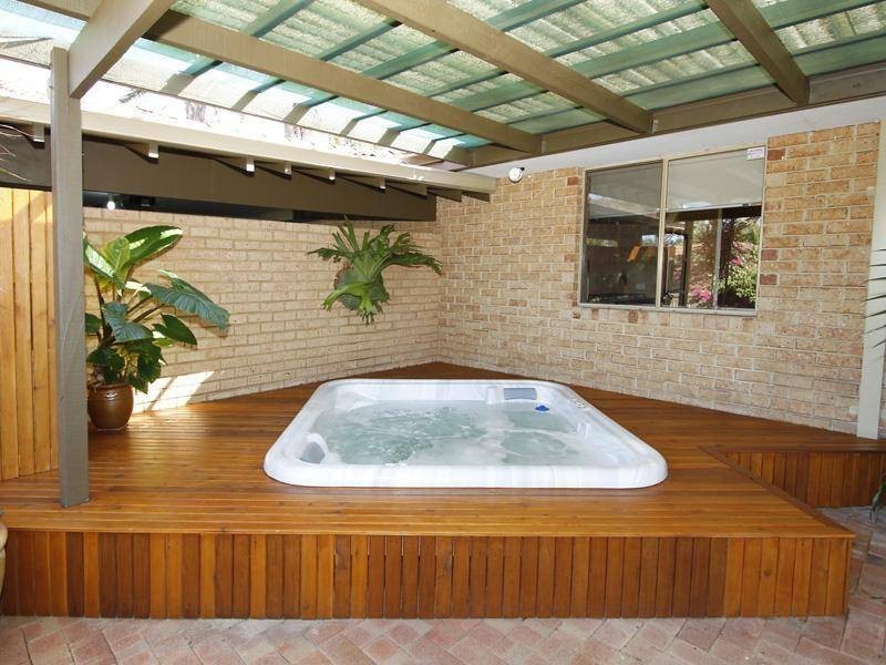 68 Royal Melbourne Avenue, Connolly WA 6027