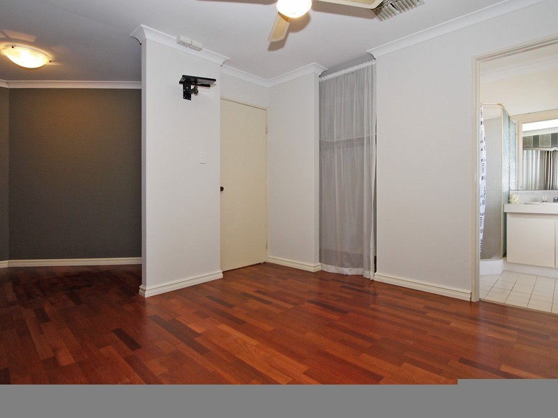 37 Stonehaven Parade, Kinross WA 6028