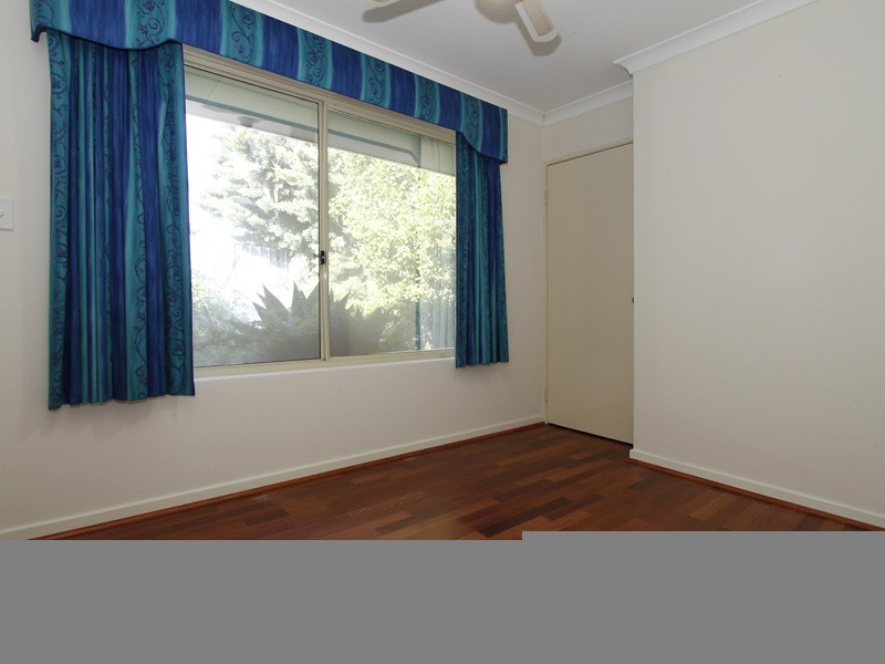 37 Stonehaven Parade, Kinross WA 6028