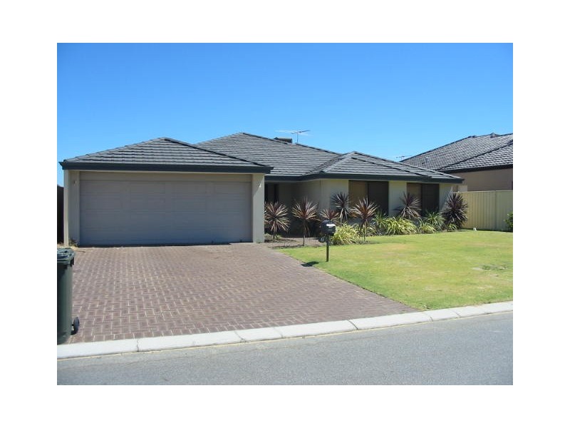 7 Riverdell Fairway, Carramar WA 6031