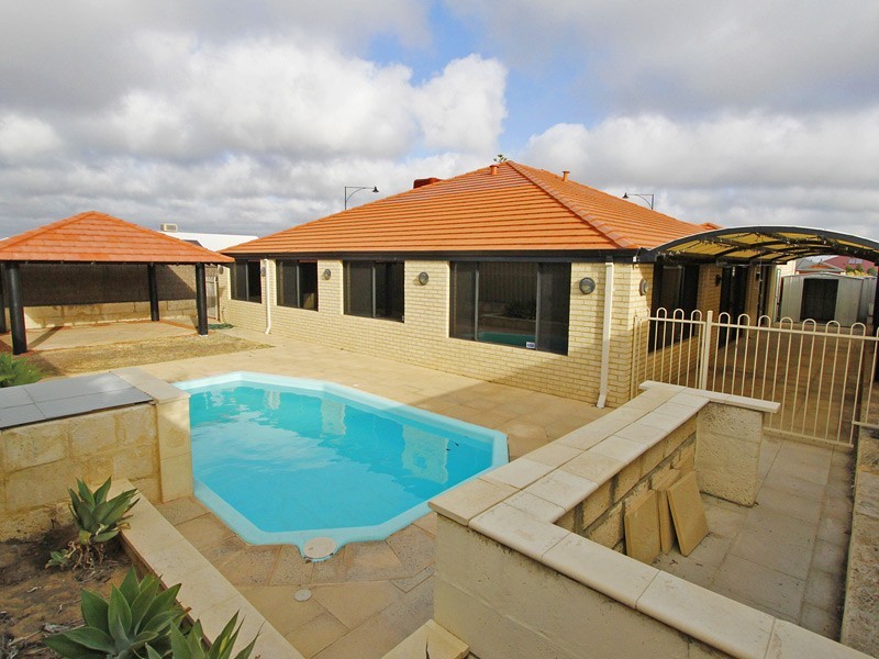 15 Haslingfield Way, Butler WA 6036