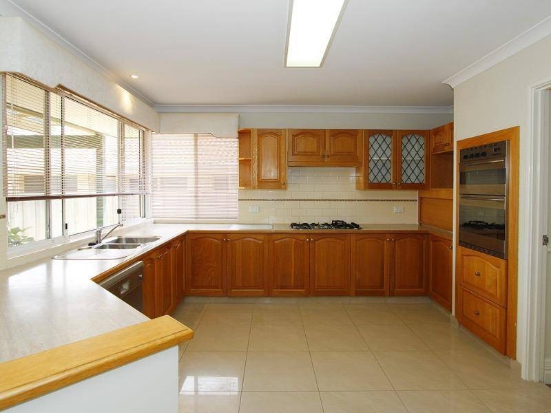 4 Bainbridge Mews, Currambine WA 6028