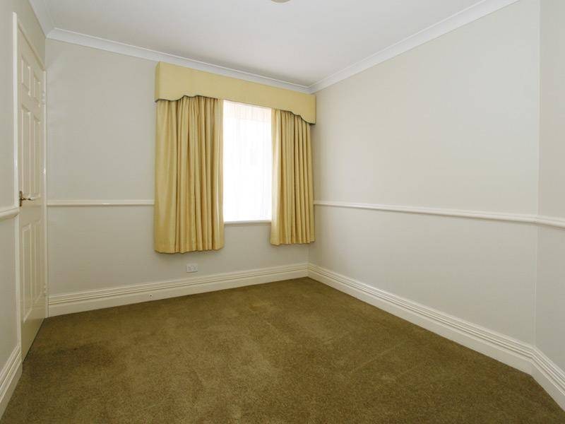 4 Bainbridge Mews, Currambine WA 6028