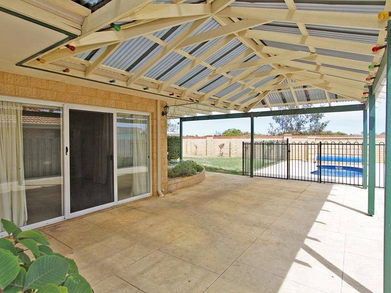 4 Bainbridge Mews, Currambine WA 6028