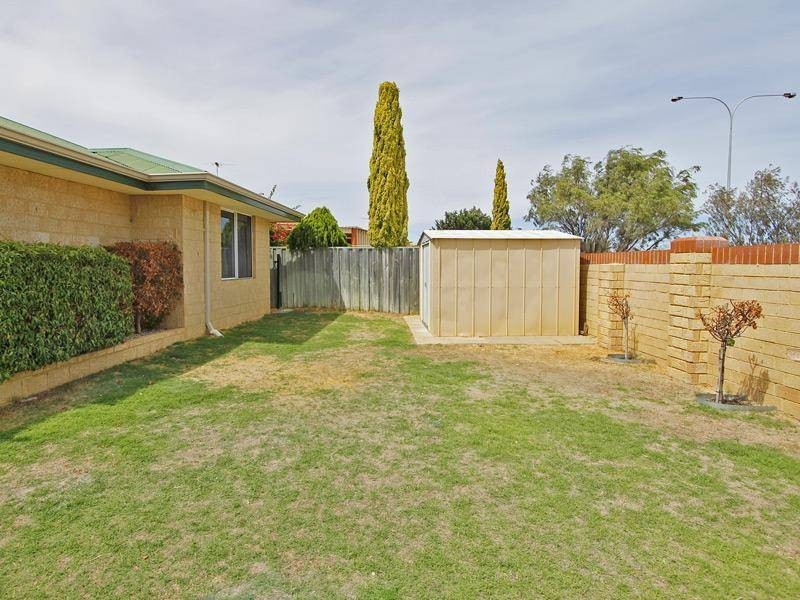 4 Bainbridge Mews, Currambine WA 6028