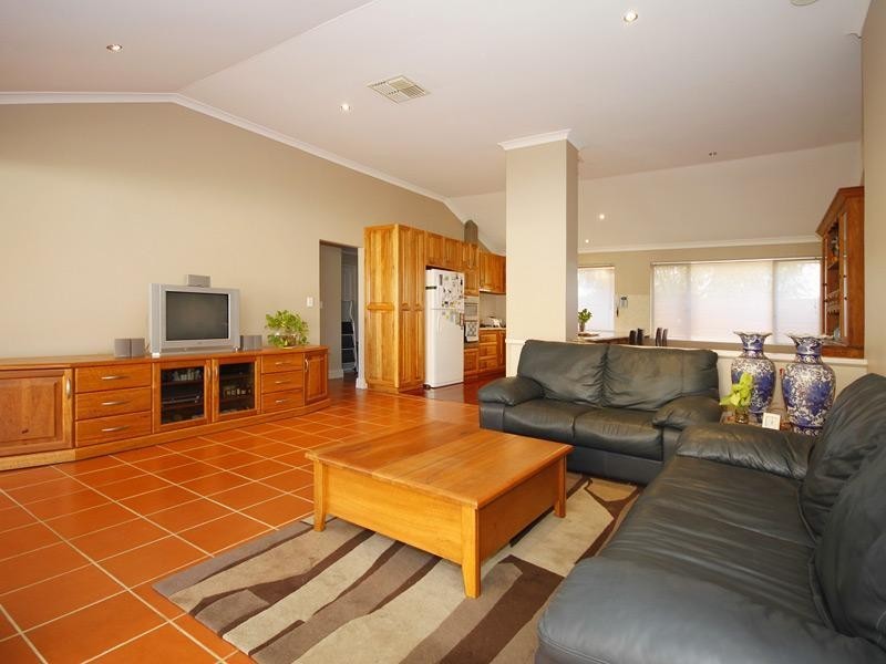 6 Broughton Heights, Kinross WA 6028