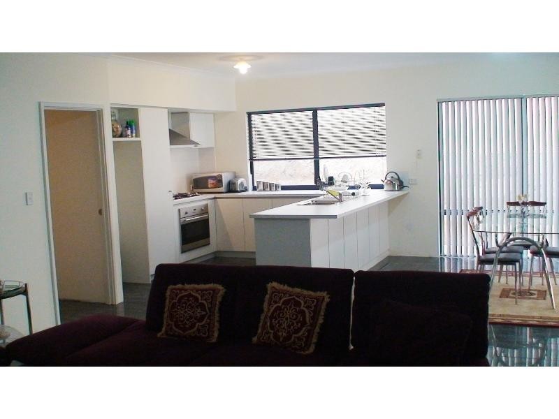 21 Bardeen Pass, Carramar WA 6031
