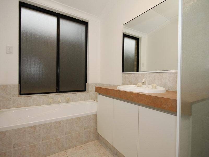 71 Ailsacraig Ramble, Kinross WA 6028