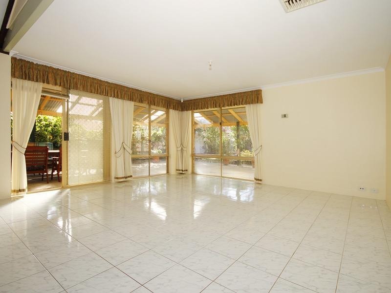 27 Burley Griffin Mews, Joondalup WA 6027