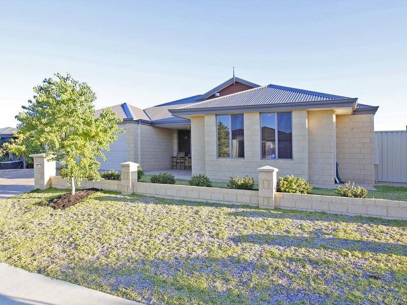 16 Bingarra Crescent, Tapping WA 6065