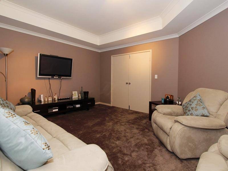 16 Bingarra Crescent, Tapping WA 6065