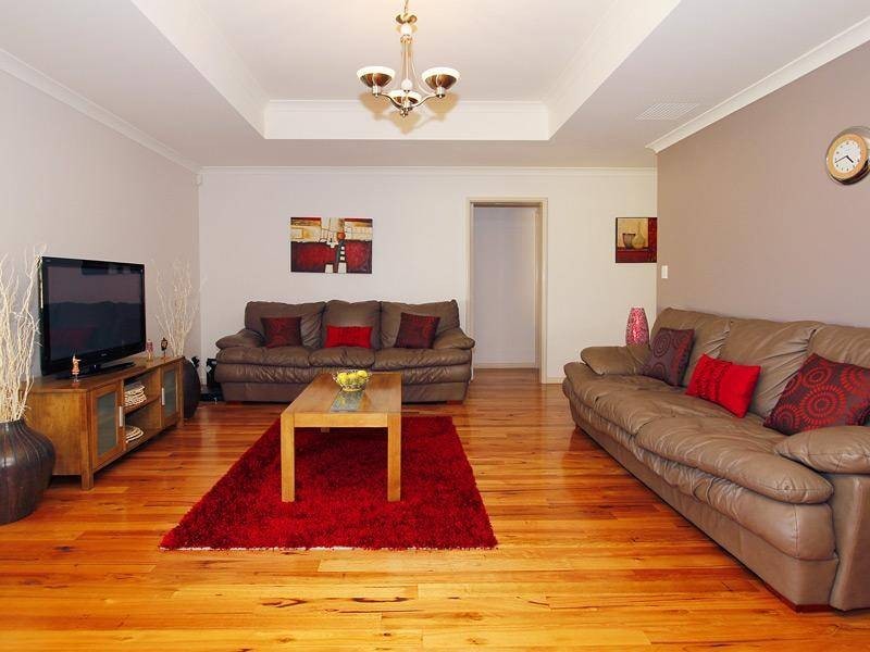 16 Bingarra Crescent, Tapping WA 6065