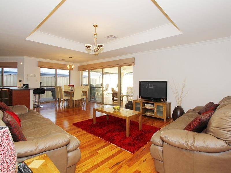 16 Bingarra Crescent, Tapping WA 6065