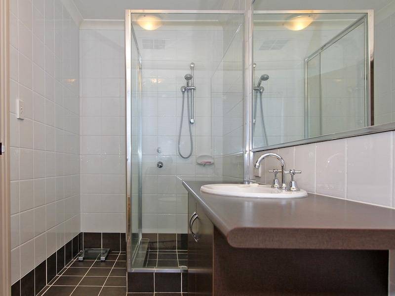 16 Bingarra Crescent, Tapping WA 6065