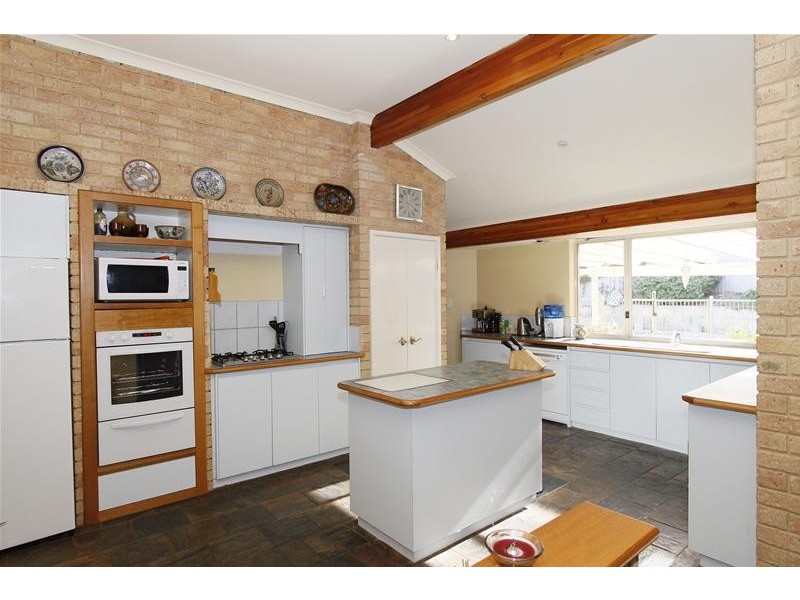 12 Lamond Close, Kinross WA 6028