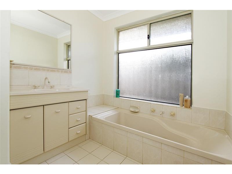 12 Lamond Close, Kinross WA 6028