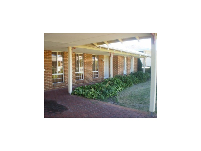9 Glenfine way, Carramar WA 6031