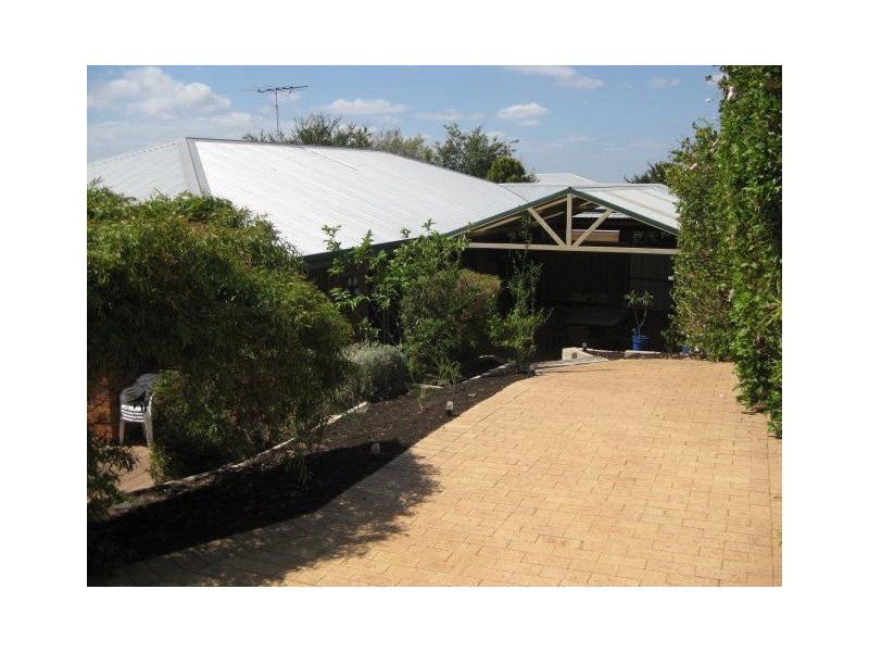 8 Placid Court, Joondalup WA 6027