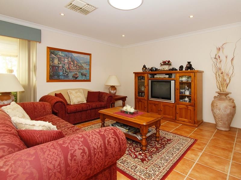 12 Marriot Turn, Currambine WA 6028