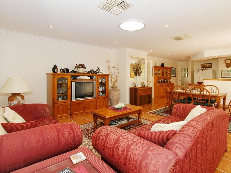 12 Marriot Turn, Currambine WA 6028