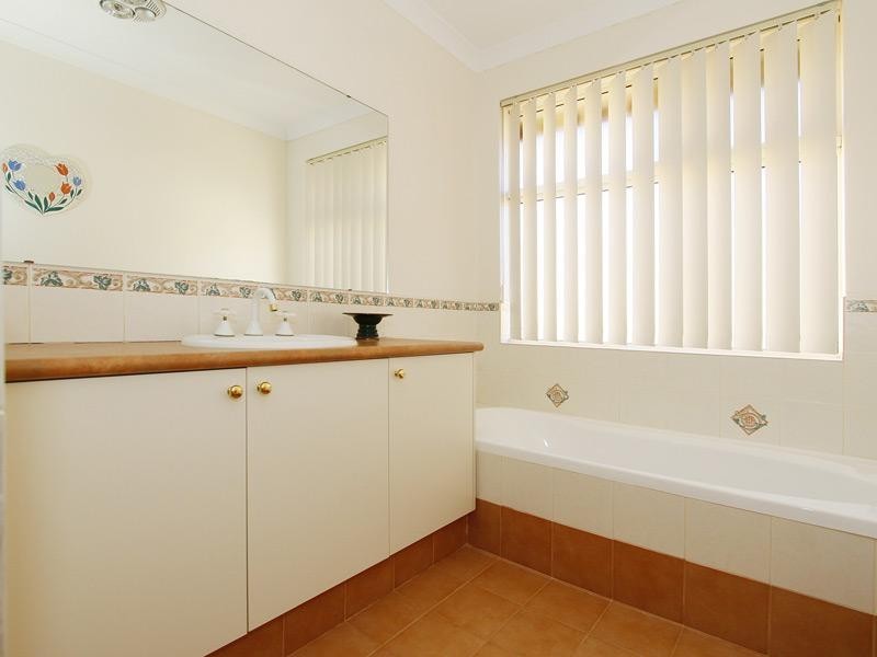 12 Marriot Turn, Currambine WA 6028