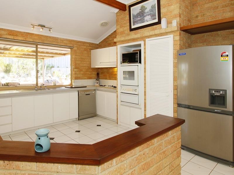 1 Rosneath Terrace, Kinross WA 6028