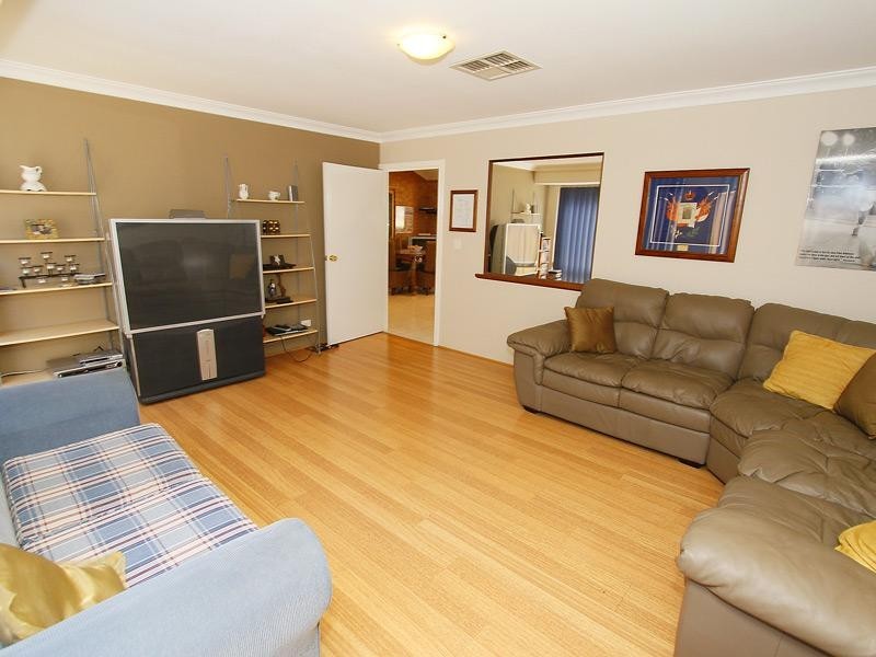 1 Rosneath Terrace, Kinross WA 6028