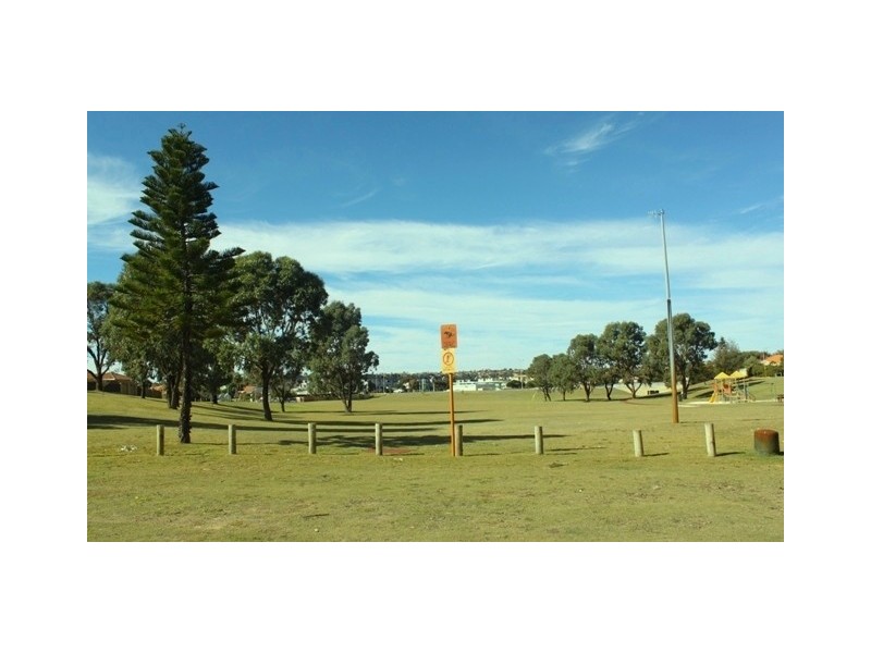 14 Monkton Place, Kinross WA 6028