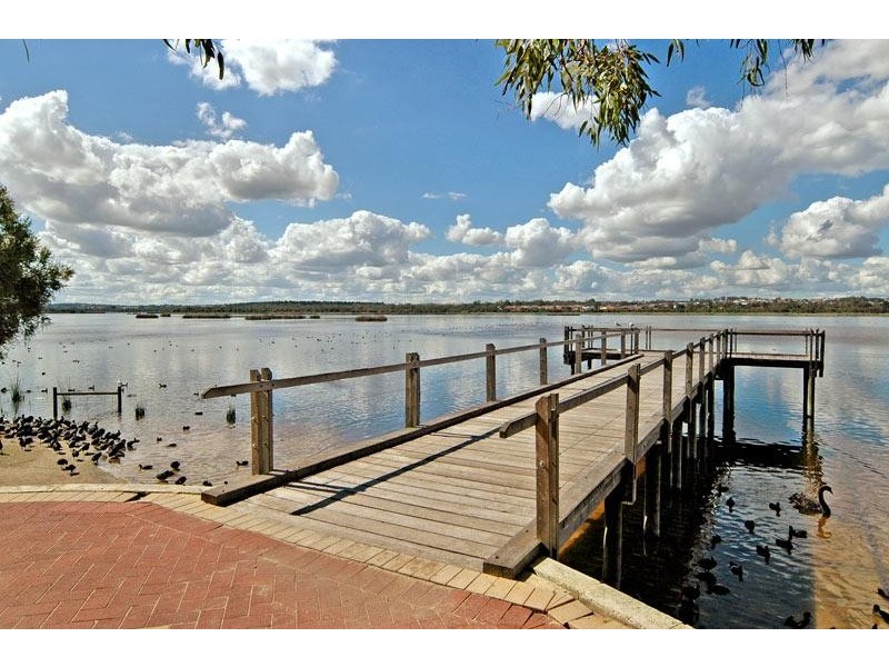 14 Monkton Place, Kinross WA 6028