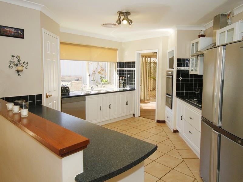 3 Fisherton Circuit, Kinross WA 6028