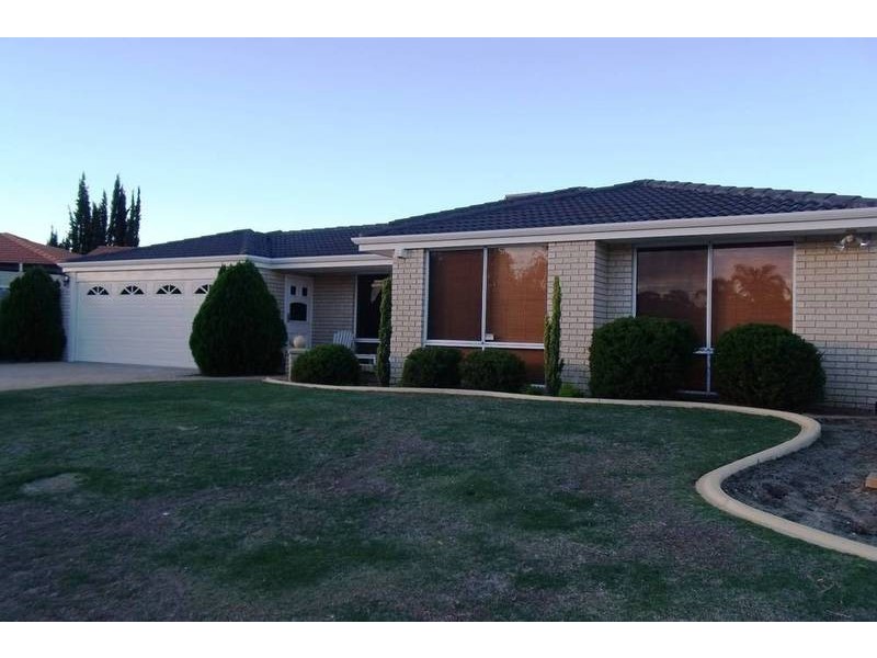 16 Tahlee Retreat, Carramar WA 6031