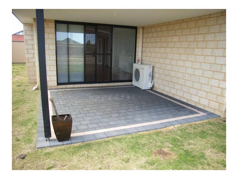 8 Bonnard crescent, Ashby WA 6065