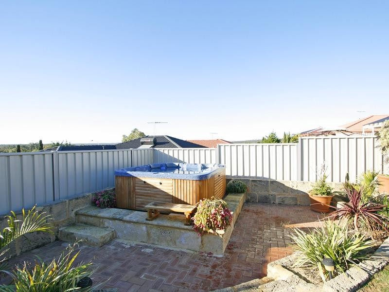 50 Ailsacraig Ramble, Kinross WA 6028