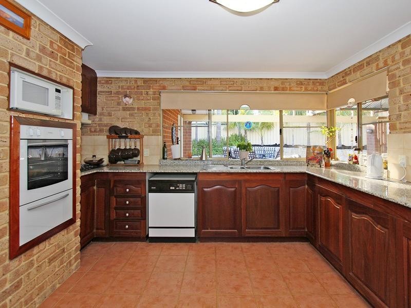 8 Iseo Place, Joondalup WA 6027
