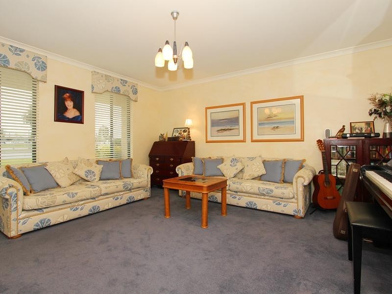47 Palmerston Crescent, Tapping WA 6065