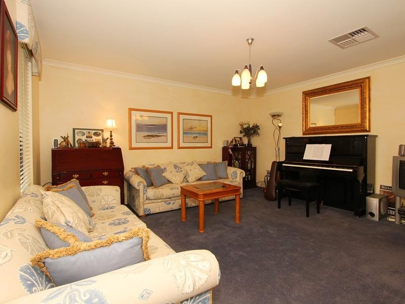 47 Palmerston Crescent, Tapping WA 6065
